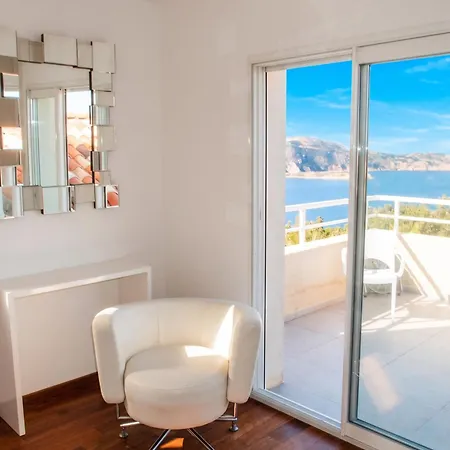 Semesterbostad Charmante Avec Piscine Privee A Calvi, 132 M² *